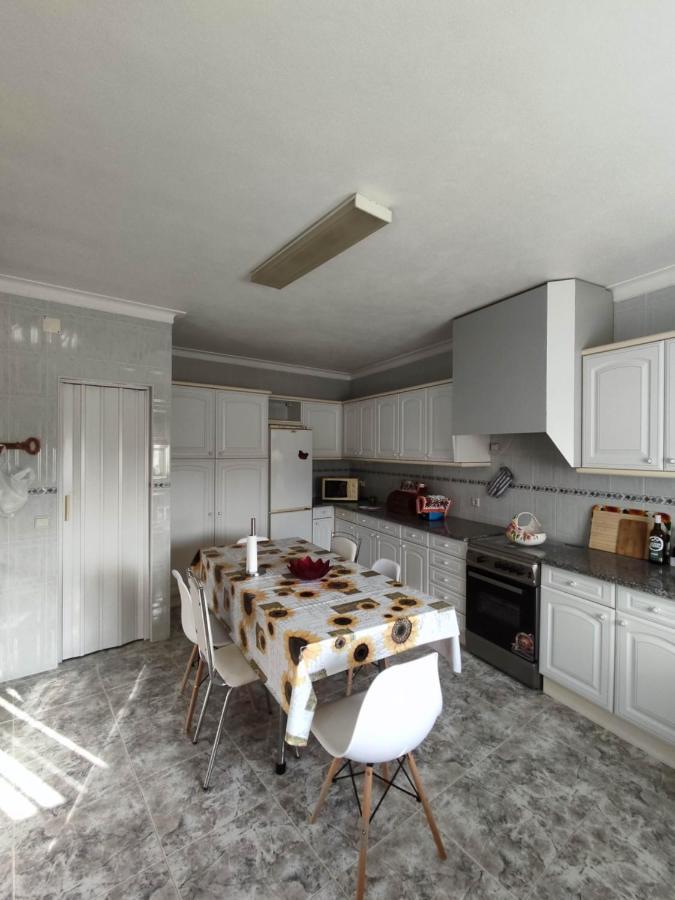 Casa Sossegada Na Batalha Villa Bagian luar foto